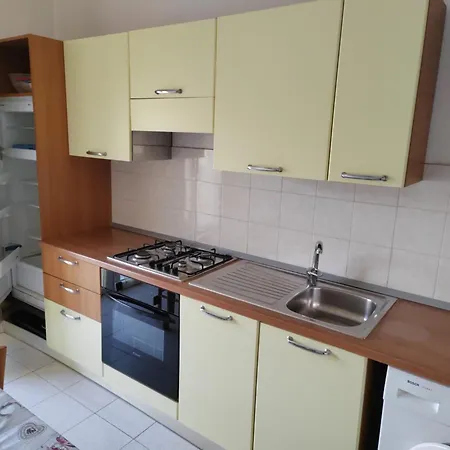 Appartement In Via Montecrist San Vincenzo